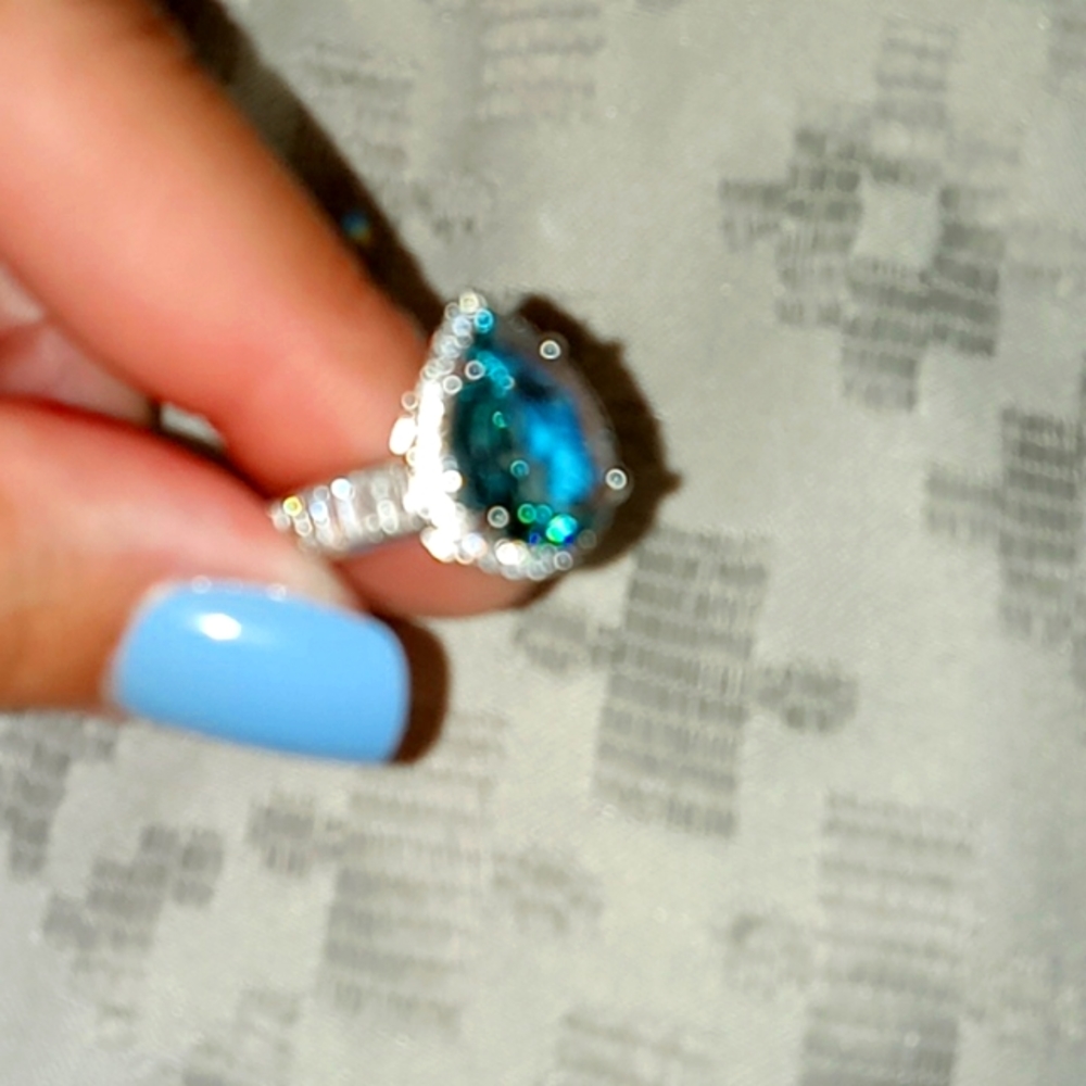 Sapphire pear shaped ring